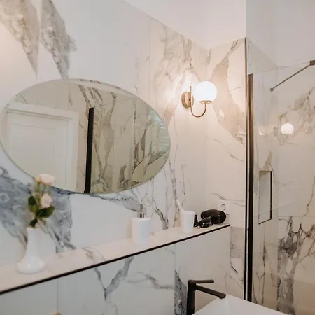 V.i.p Dominikanos * 리비프