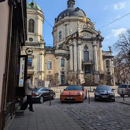 V.i.p Dominikanos * Lviv