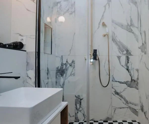 V.i.p Dominikanos Apartman Lviv