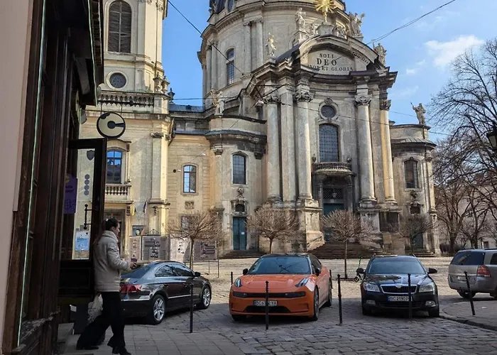 V.i.p Dominikanos * Lviv